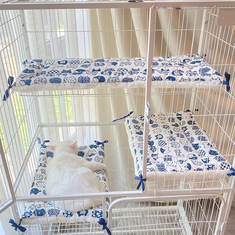 Tie-On Cat Cage Platform Pad - Blue cat pattern on white background (30x75cm)