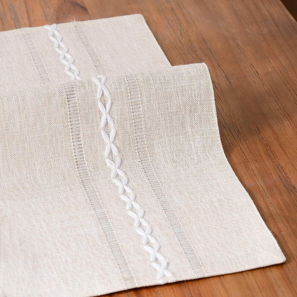 4 Pcs White Woven Placemats - Heat Resistant Kitchen Table Mats, Coffee Tea Cup Coasters, Linen Blend Dining Decor