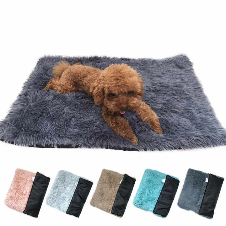 Dark Grey Plush Pet Mat for Dogs and Cats - 70x100cm, Anti-Slip, Warm and Cozy for Autumn and Winter