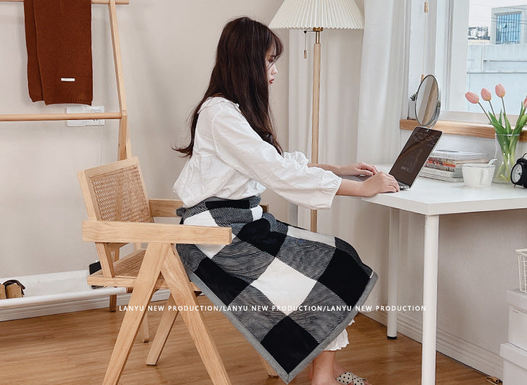 Double-Sided Geometric & Plush Throw Blanket - Warm 70x100cm Multi-Use Wrap(Black and white checkered/reverse gray)