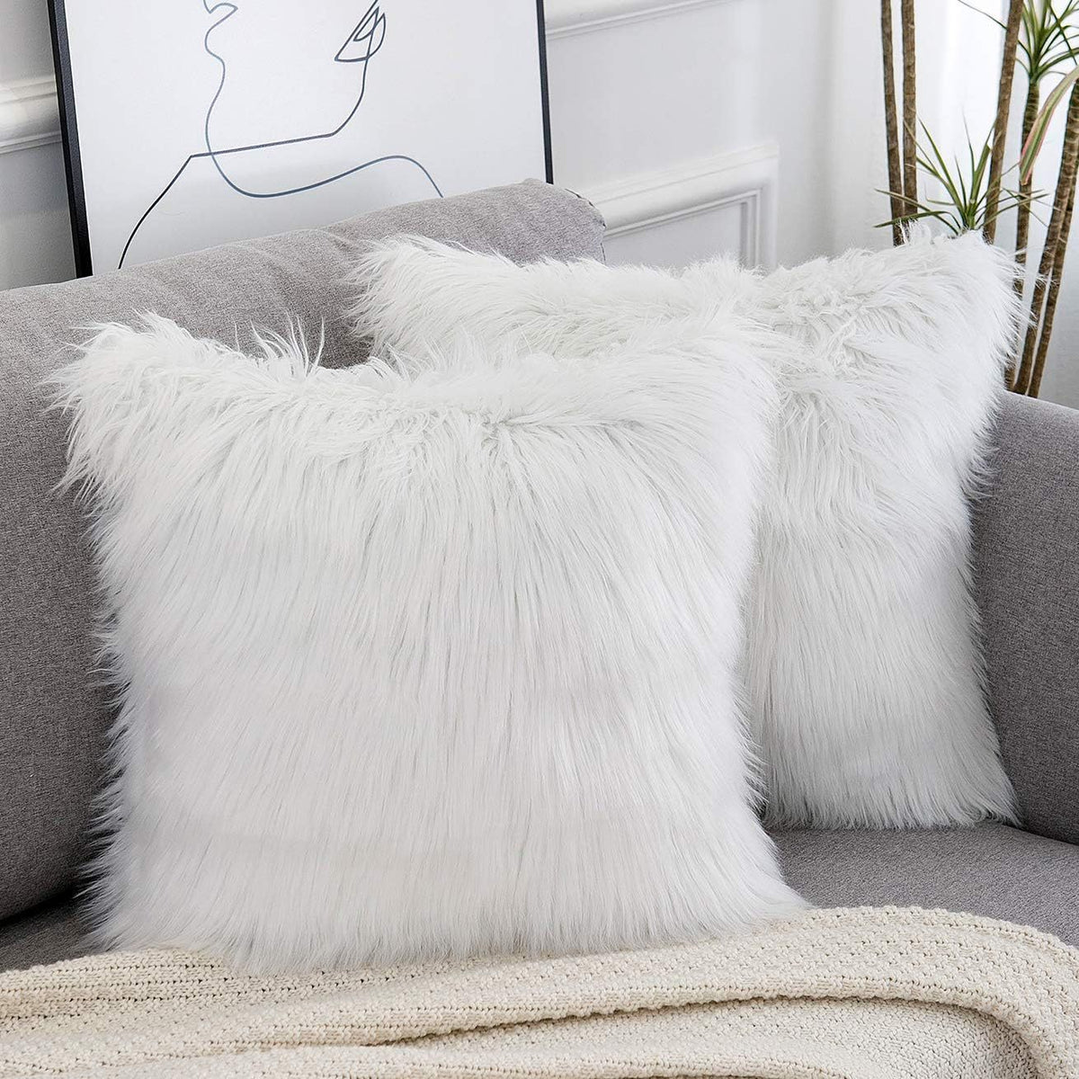 White Luxurious Long Faux Fur Cushion Covers - Set of 2, 45x45cm Soft Plush Decorative Pillowcases for Sofa &amp; Bed
