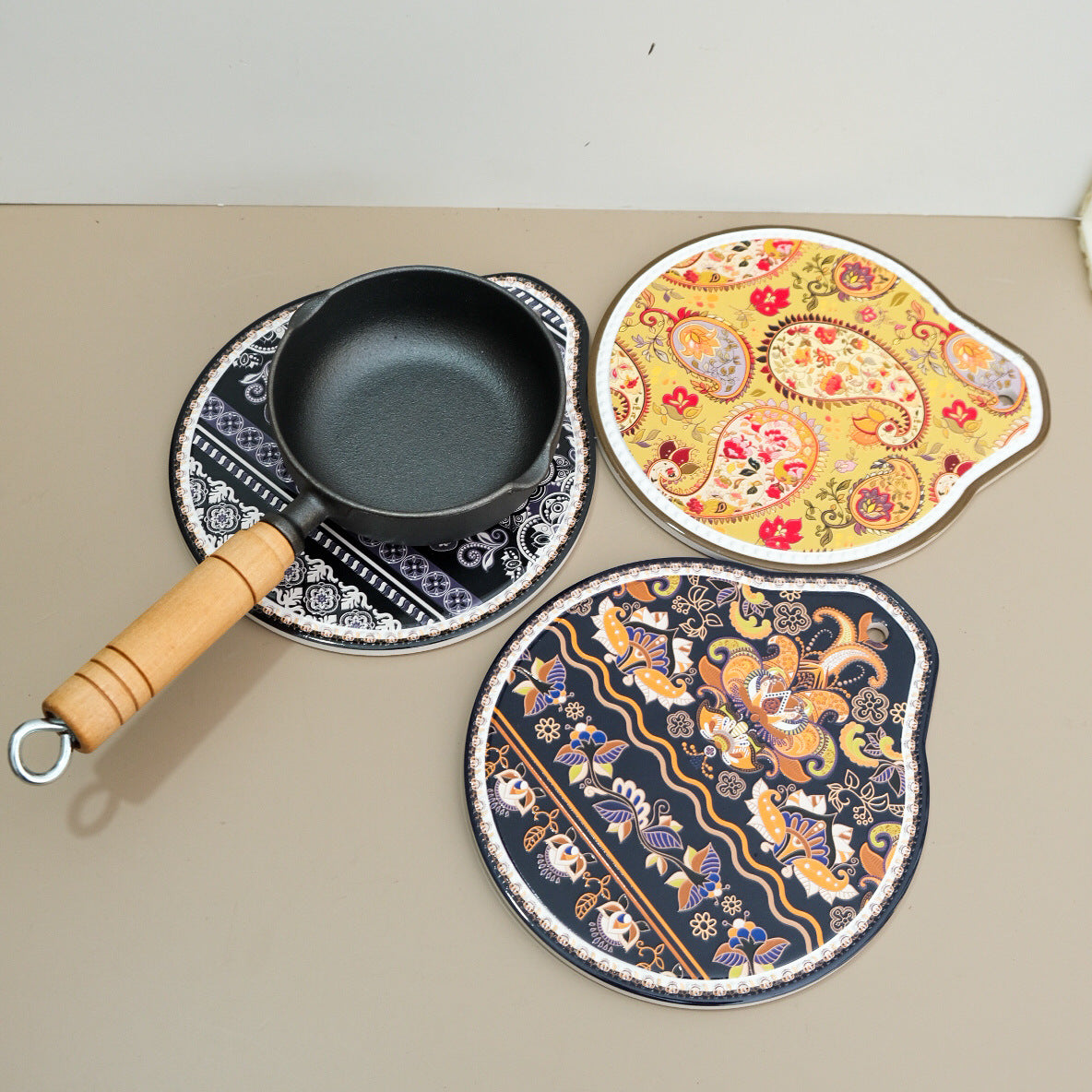 White-pink Set of 4 Embossed Ceramic Paddle Mats - Assorted Bohemian Pattern Heat Resistant Pads