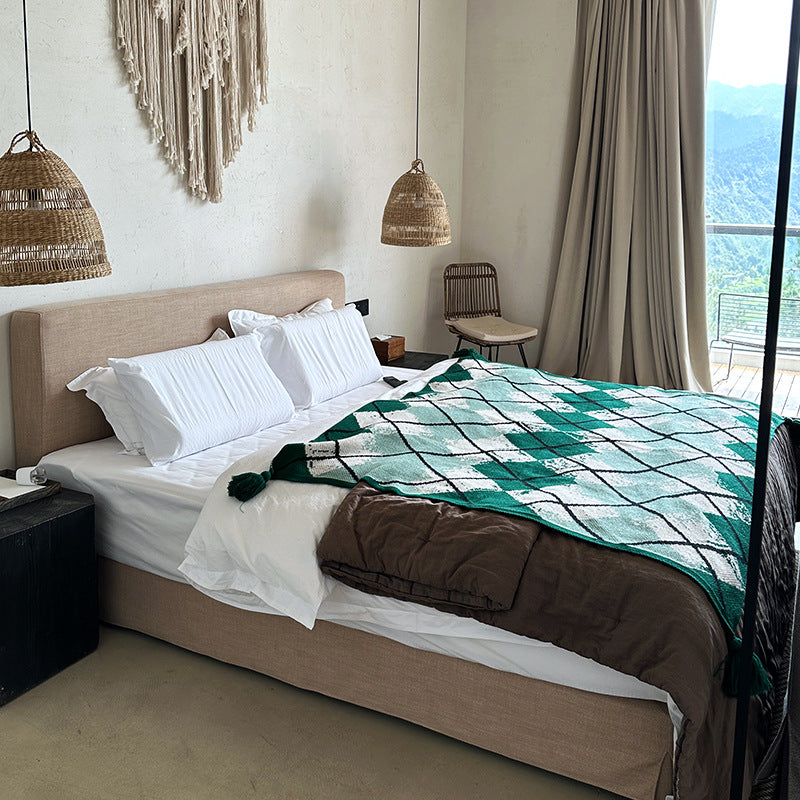 Green Chic Argyle Diamond Knit Throw Blanket with Tassels - Versatile Sofa & Bed Accent - 135 x 125cm