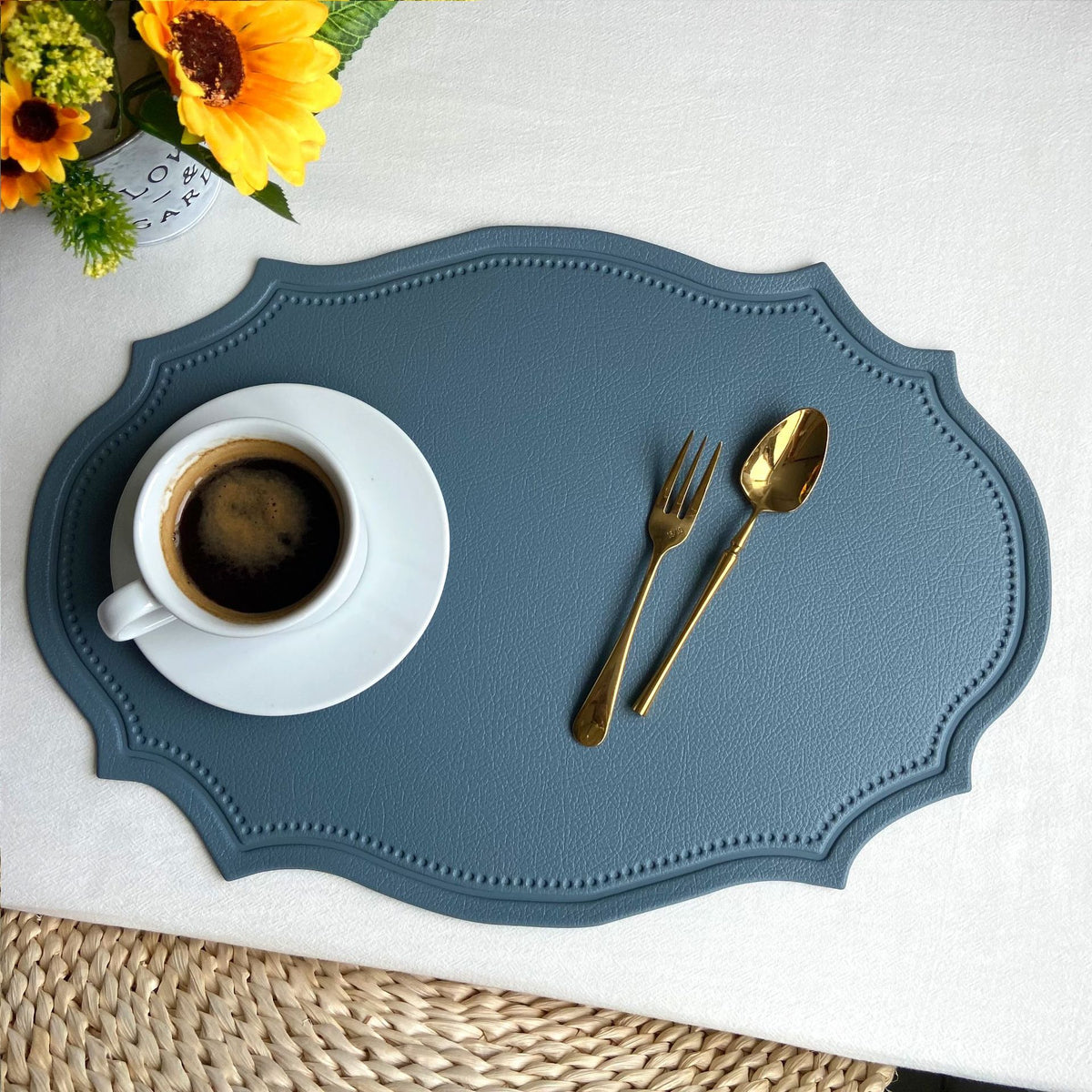 4 pcs Retro Faux Leather Placemat - Waterproof &amp; Oil-Proof Dining Table Mat (Light blue)