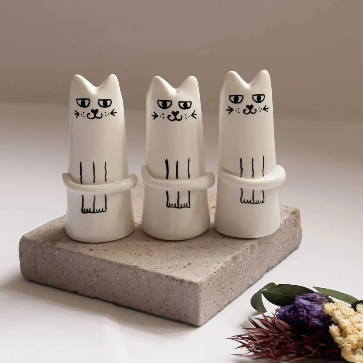 3 Pcs White And Black Adorable Sassy Cat Mini Bud Vase - Whimsical Resin Figurine Flower Holder for Single Stem - Cute Home &amp; Desk Decor Accent