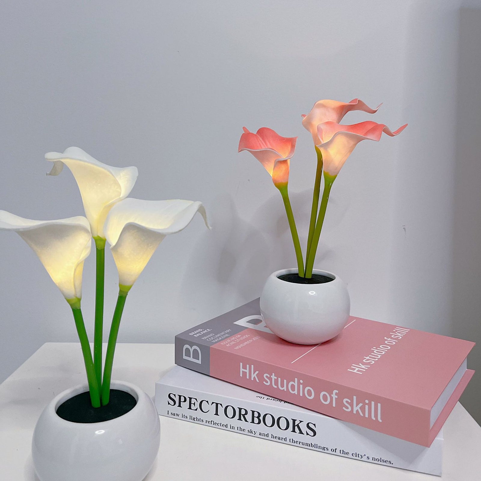 Pink Elegant Calla Lily LED Table Lamp - Lifelike Potted Flower Accent Light for Bedside Home Decor