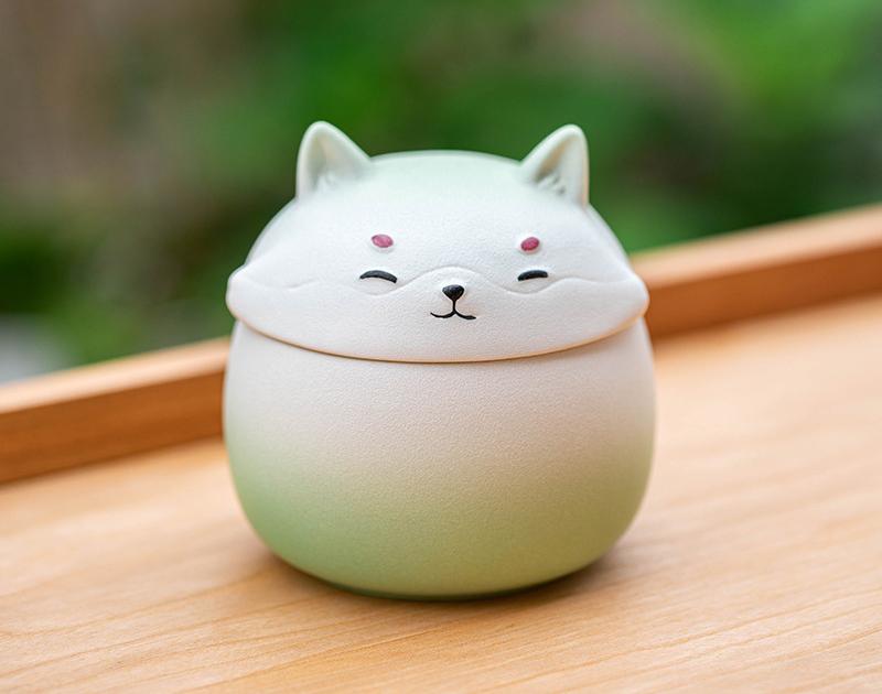 Artisan Ceramic Sealed Storage Jar with Animal Design - Airtight Tea Preservation &amp; Decorative Accent(light green)