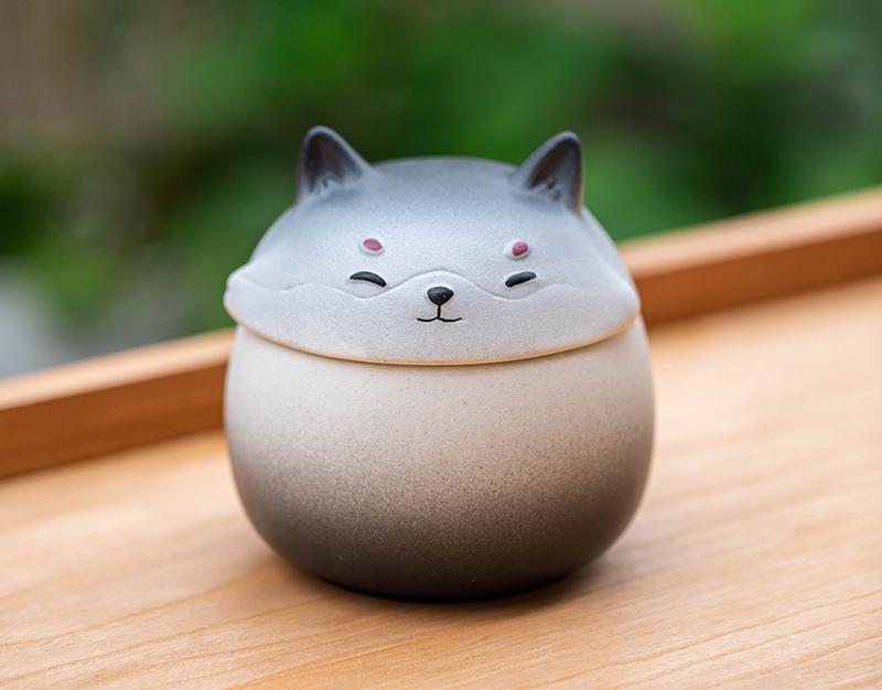 Artisan Ceramic Sealed Storage Jar with Animal Design - Airtight Tea Preservation & Decorative Accent(Gradient Black)