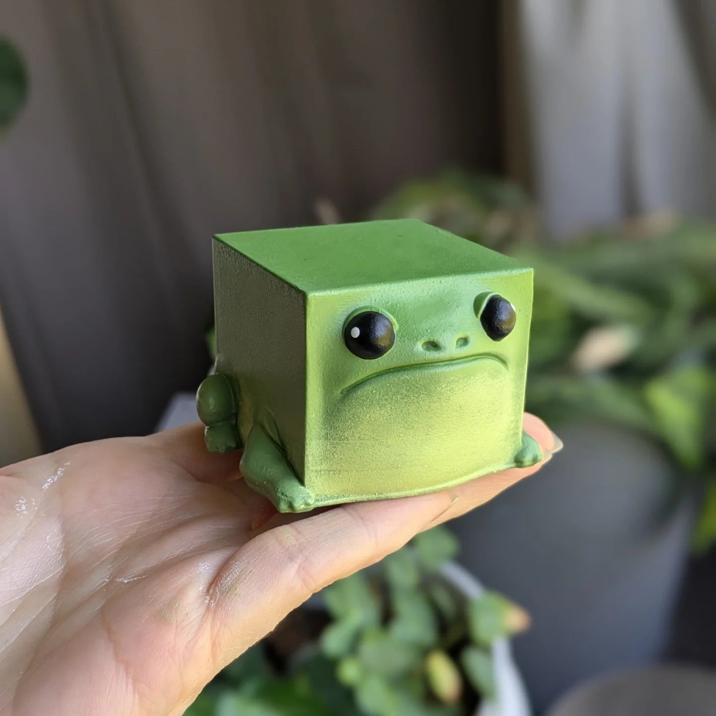 Adorable Ugly-Cute Frog Resin Figurine – 2-Pack Set for Desk, Home & Office Decor