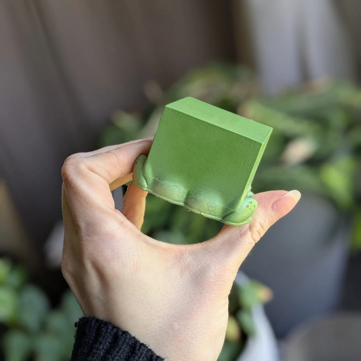 Adorable Ugly-Cute Frog Resin Figurine – 2-Pack Set for Desk, Home & Office Decor