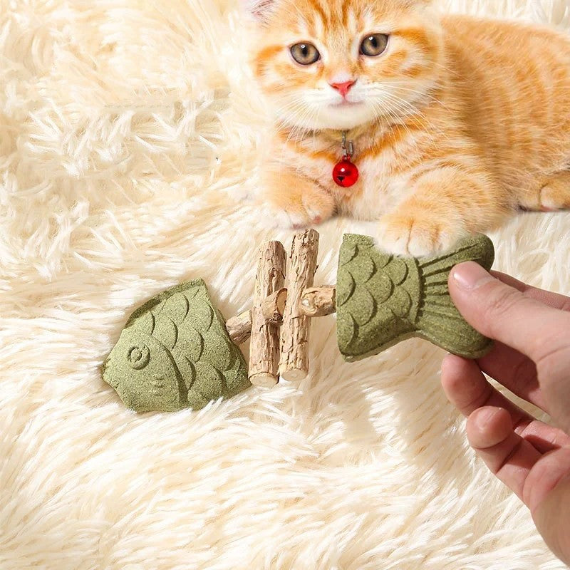 Green 5 Pack Cat Catnip Toys Fish Bone Shaped Silvervine Chew Sticks for Teeth Cleaning and Interactive Play