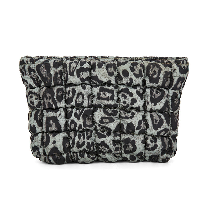 Green leopard print Puffer Makeup Bag Quilted Pouch Cosmetic Organizer Bag Soft Nylon Travel Toiletry Bag Zipper Handbag for Women
