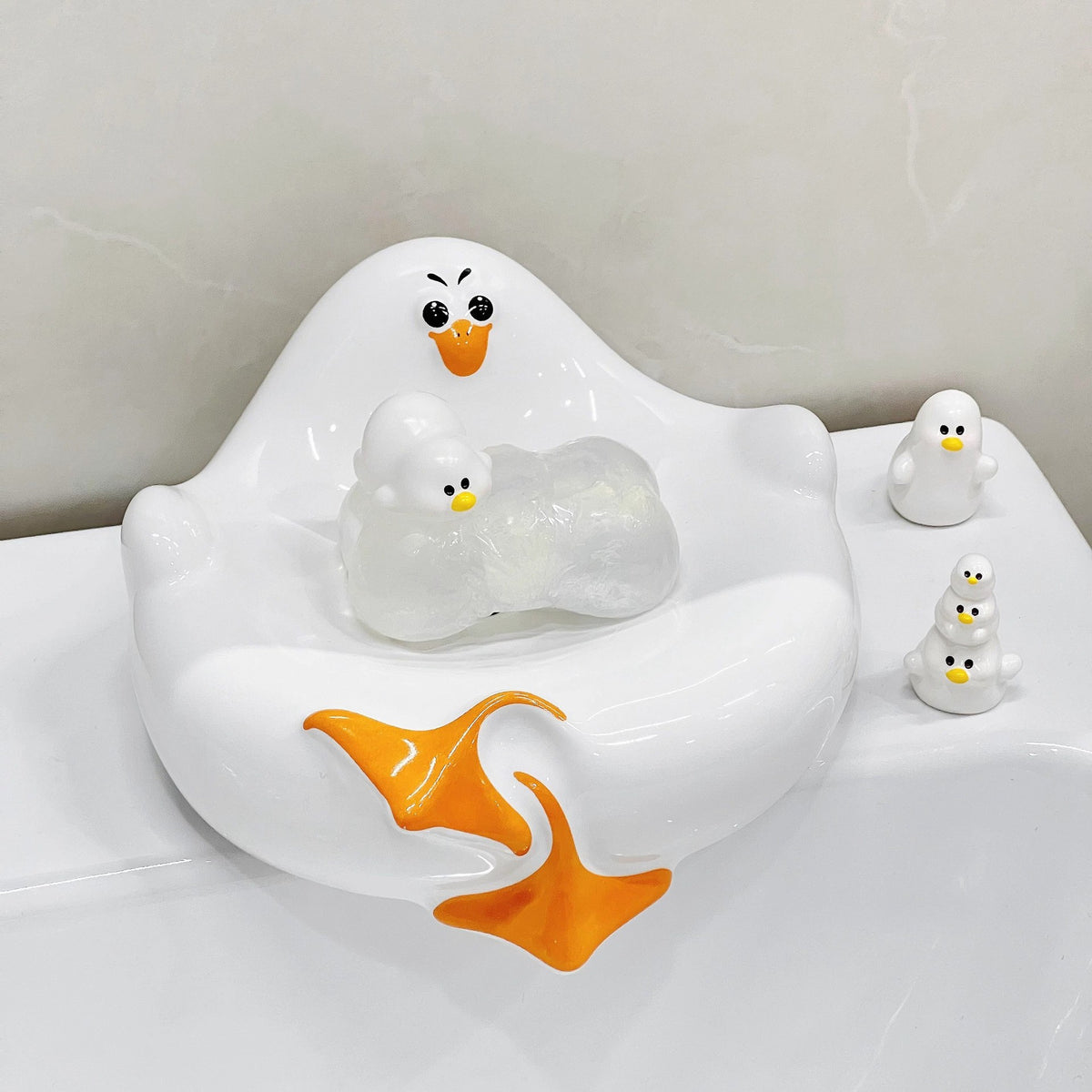 White Ceramic Seagull Soap Dish with Drainage Cute Cartoon Animal Soap Bar Holder for Bathroom Kitchen Sink Novelty Home Decor