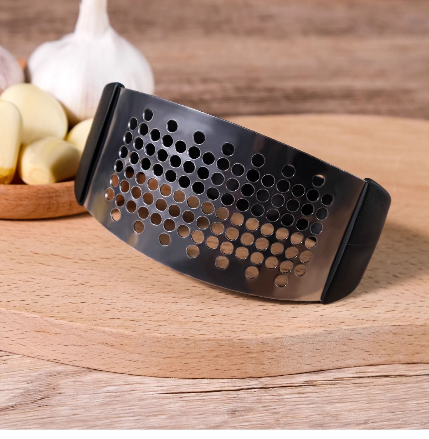 Black Stainless Steel Garlic Press Rocker Ergonomic Garlic Crusher and Ginger Mincer Professional Kitchen Tool