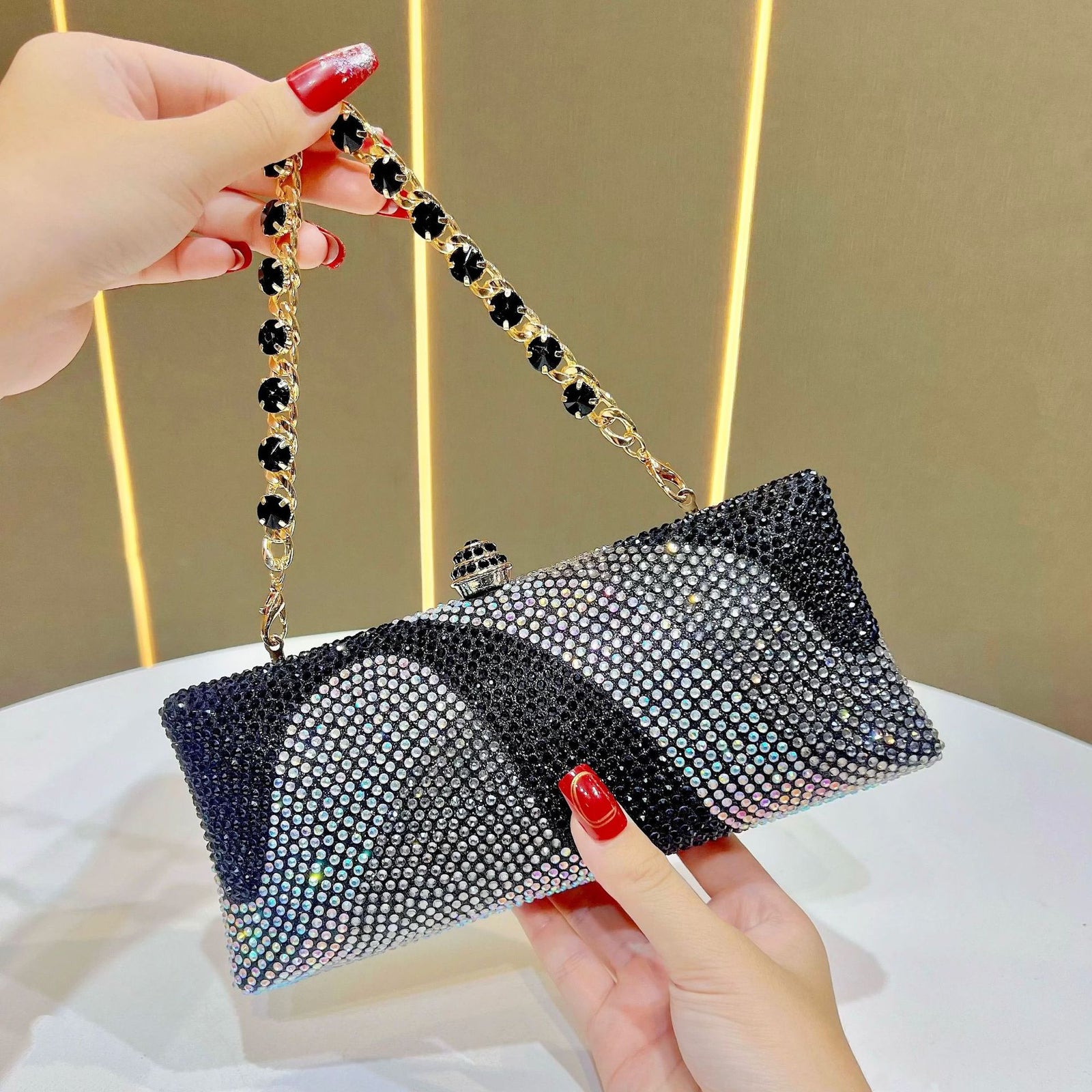 Luxury Black Rhinestone Evening Clutch Bag Women Crystal Sparkle Formal Purse with Chain Strap for Wedding Party Prom