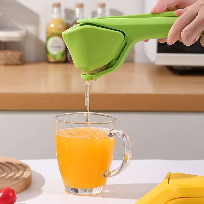 Foldable Manual Lemon Squeezer &amp; Citrus Juicer - Portable Handheld Fruit Press for Fresh Orange &amp; Lime Juice - Space Saving Kitchen Tool - Green