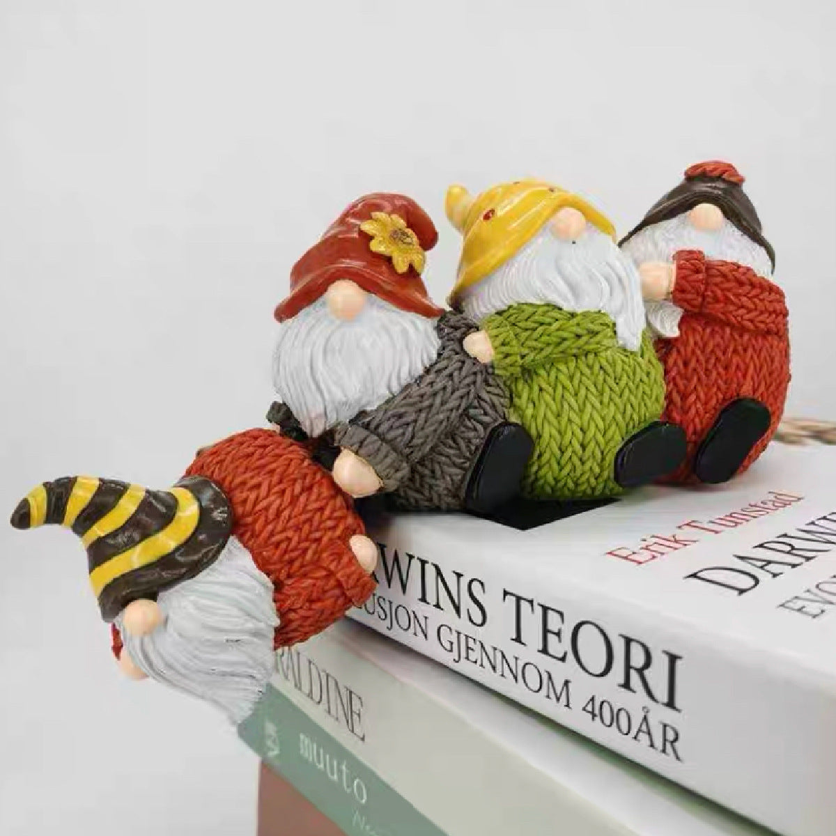 Resin Polar Bear Figurines - Creative Miniature Desktop Ornaments and Garden Decor Craft