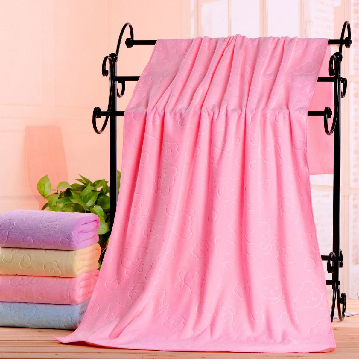 2-Pack Pink Embossed Microfiber Bear Bath Towels – 70 x 140 cm, Ultra-Absorbent and Soft for Bath, Beach &amp; Gym