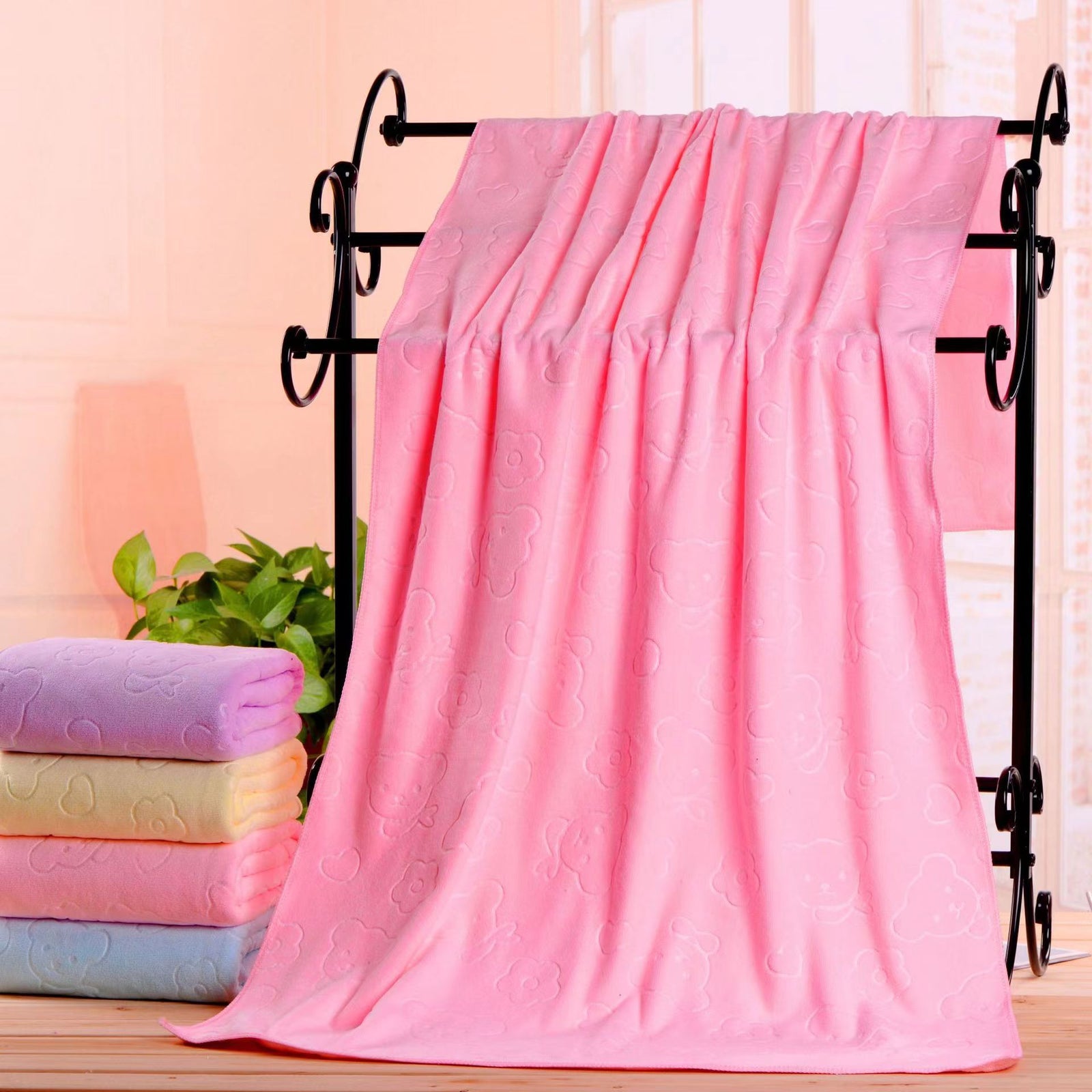 2-Pack Pink Embossed Microfiber Bear Bath Towels – 70 x 140 cm, Ultra-Absorbent and Soft for Bath, Beach & Gym
