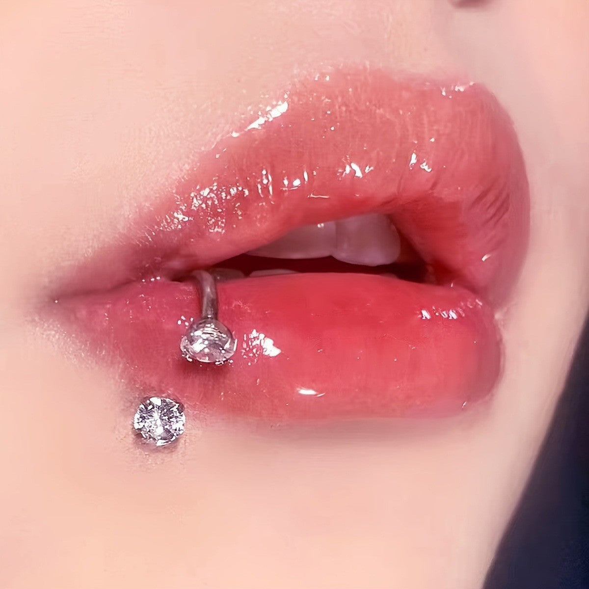 2-PCS Champagne G23 Titanium Horseshoe Ring with 5A Zircon Internal Thread for Nose Ear Lip Septum Piercing Hypoallergenic Jewelry for Local Trendsetters