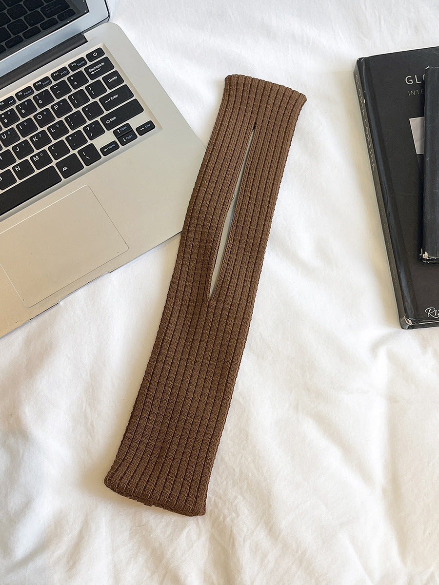 Khaki High-Elastic Knit Short Phone Sling Bag – Compact Streetwear Accessory for iPhone, Minimalist Single Shoulder Carry with Stretchy Ribbed Design