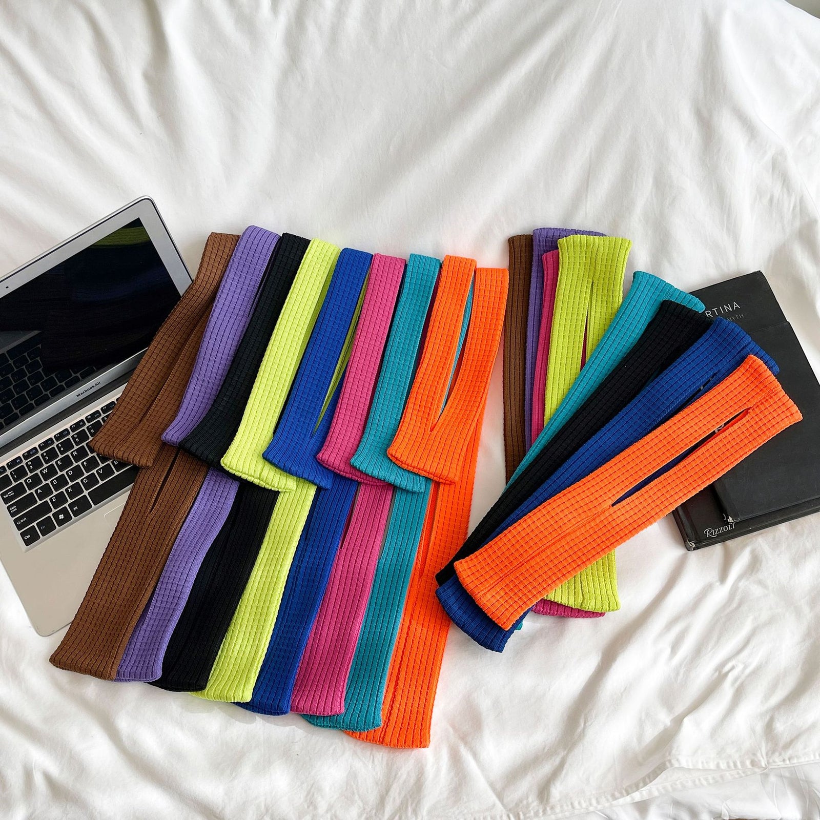 Blue High-Elastic Knit Long Phone Sling Bag – Adjustable Crossbody Streetwear Accessory for iPhone with Stretchy Ribbed Design