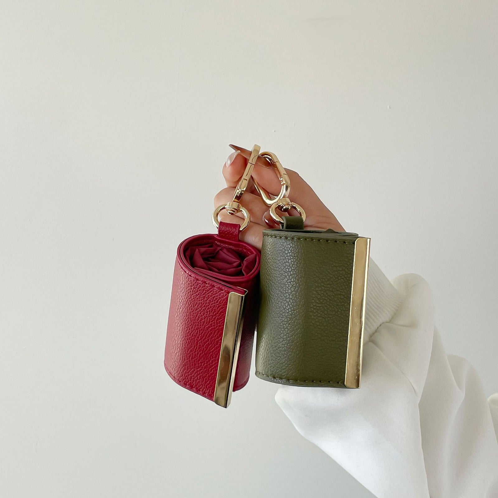 Wine red Ins-Style Large Capacity Tote Bag with Keychain Pouch – Lightweight Reusable Shopping Bag with Detachable Accessory Holder, Ideal for Daily Use