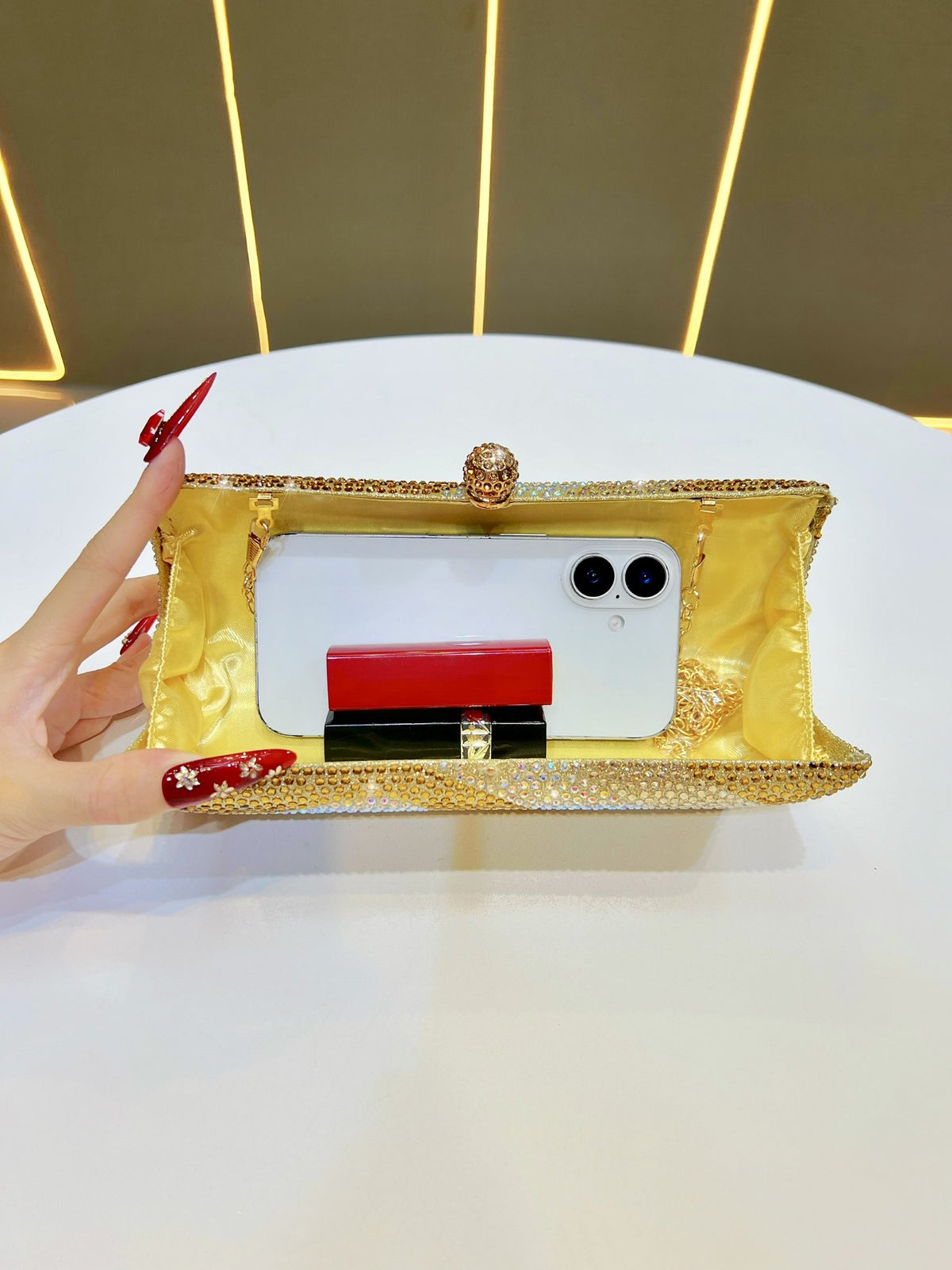 Luxury Black Crystal Evening Clutch Bag Gradient Rhinestone Hard Case Purse with Detachable Chain for Wedding Prom Cocktail Party Fits Smartphone