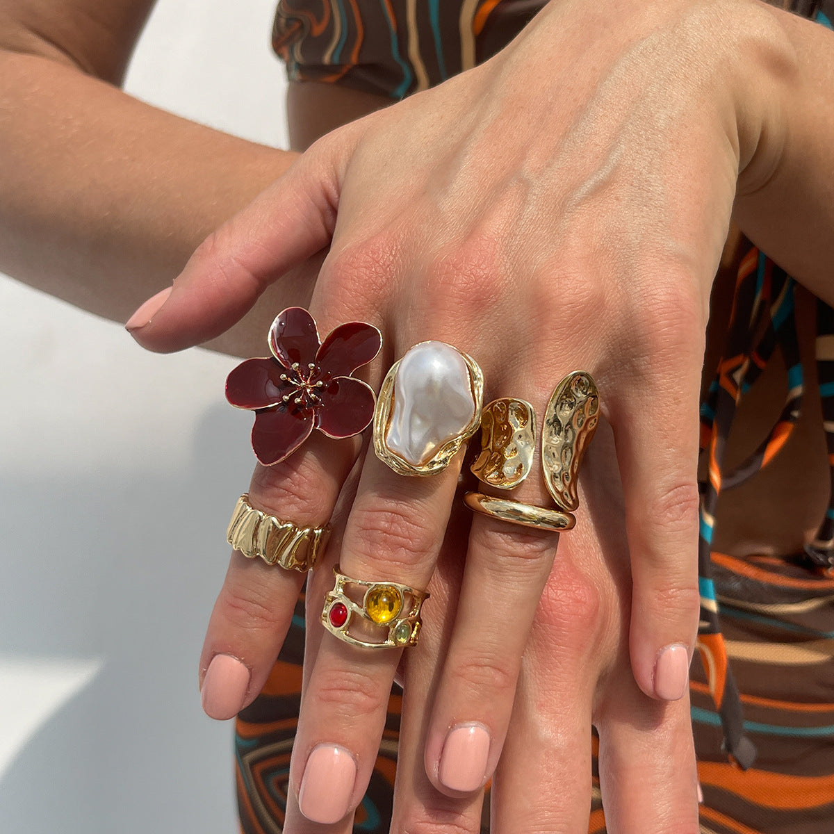 6-Piece Gold Chunky Stackable Ring Set Deep Red Enamel Flower &amp; Baroque Pearl - Adjustable Open Finger Jewellery for Women (Light Gold)