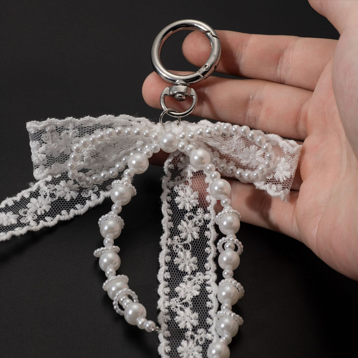 Korean Style Designer Faux Pearl and Fabric Bow Bag Charm Elegant White Ribbon Bow Keychain for Handbags and Car Keys