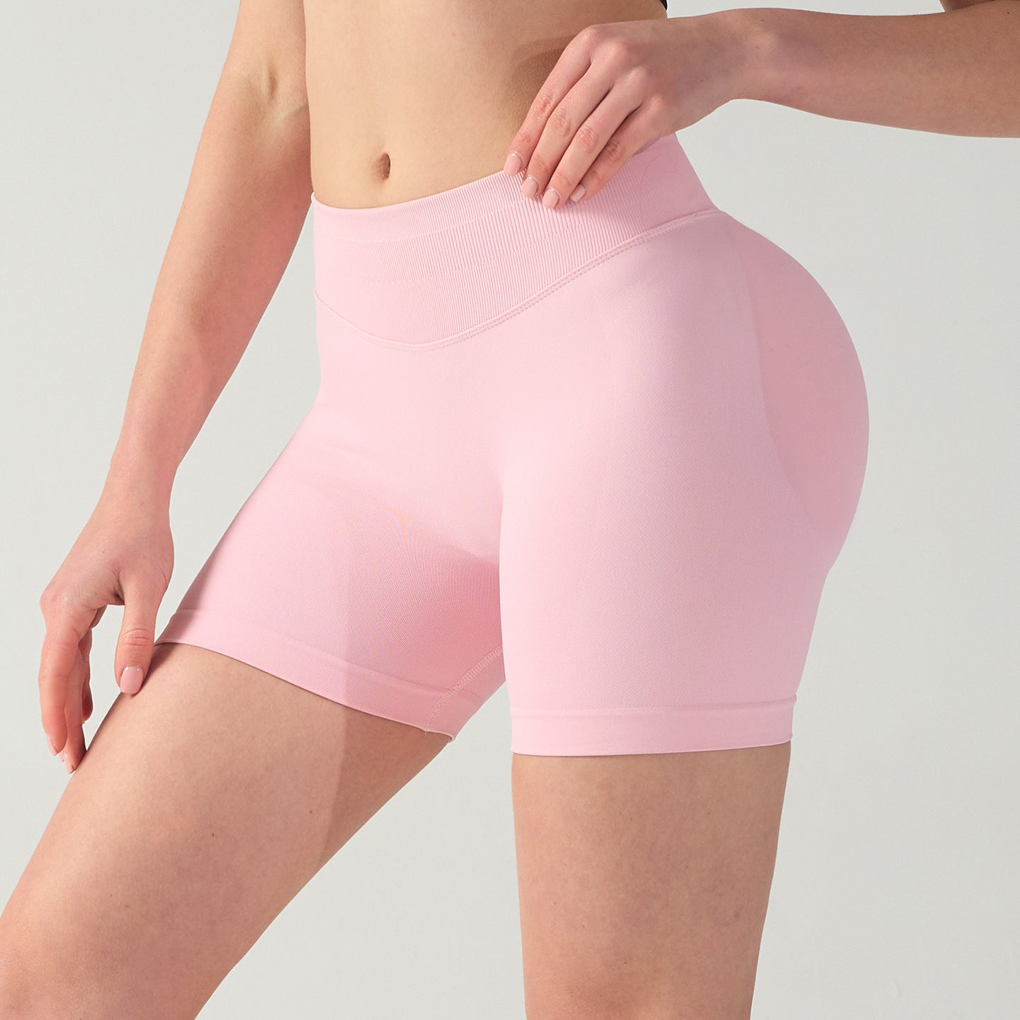 XXL Black High-Elastic Hip Yoga Shorts - Seamless Mid-Intensity Pilates Workout Shorts