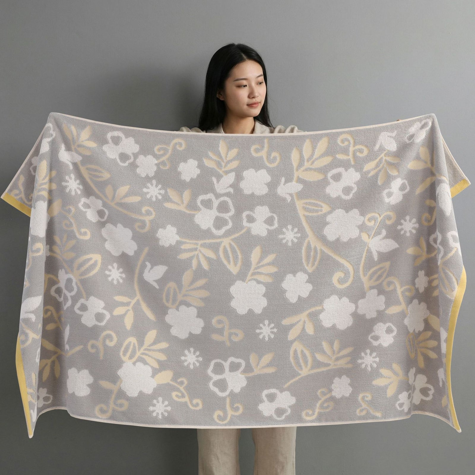 Grey Balloon Deluxe Extra Large Pure Cotton Beach & Bath Towel | Highly Absorbent, Thick 70 x 140 cm | Fun Cartoon Design