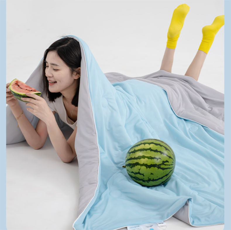 Yellow and gray color combination Cooling Summer Quilt with Ice Silk Fabric Lightweight Breathable Air Conditioner Blanket 180x220cm Soft Washable Comforter for Home Sleep Comfort