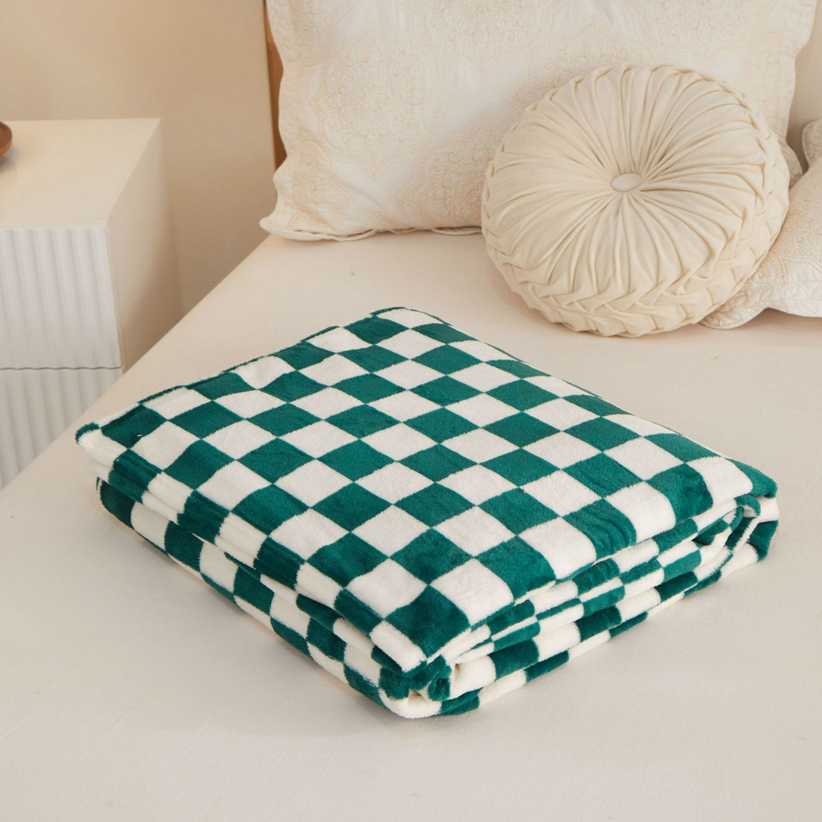 Green and white checkered pattern Double-Sided Plaid Fleece Blanket – 100×150cm Machine Washable, No-Shedding Flannel Throw for Office, Air Conditioning &amp; Nap Use