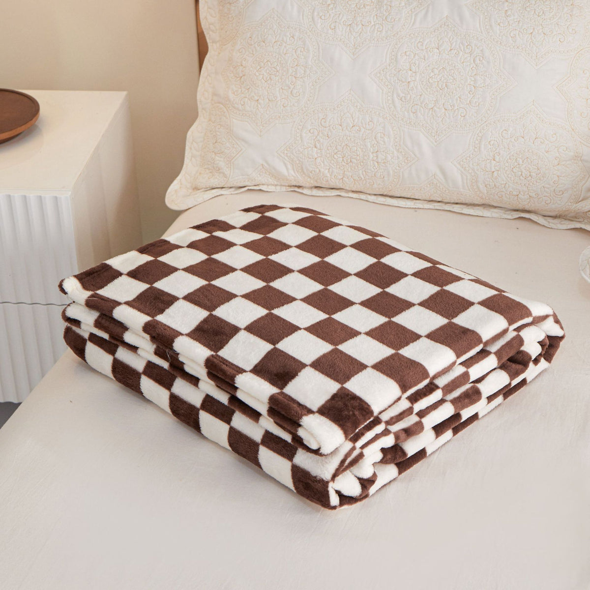 Coffee-colored and white checkered pattern Double-Sided Plaid Fleece Blanket – 100×150cm Machine Washable, No-Shedding Flannel Throw for Office, Air Conditioning &amp; Nap Use