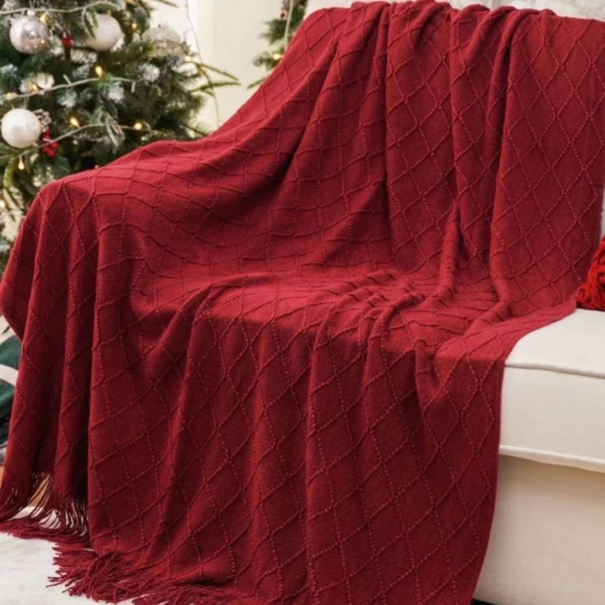 Red Nordic Minimalist Knit Throw Blanket – 127×180cm Lightweight, Soft &amp; Breathable Fleece-like Fabric with Tassel Edges for Sofa, Bed, Yoga &amp; Air Conditioning Use
