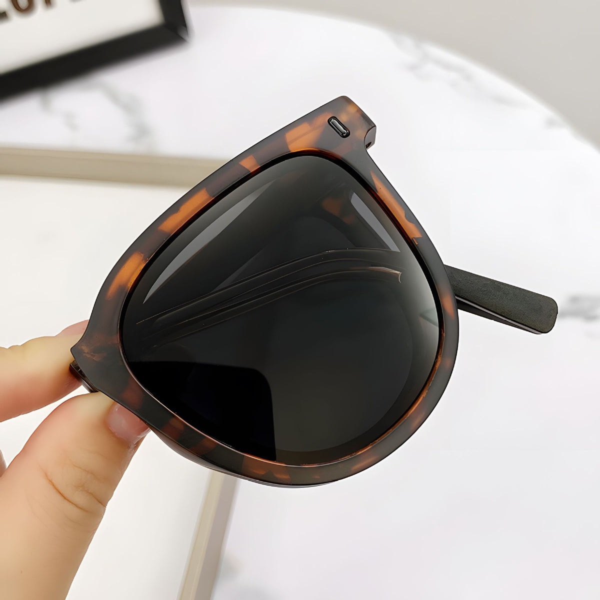 Agate Brown Foldable UV400 Sunglasses for Men and Women – Lightweight Driving &amp; Outdoor Sun Glasses with Hard Case, 18.4g TR+Metal Frame, Compact 32mm Folded Size