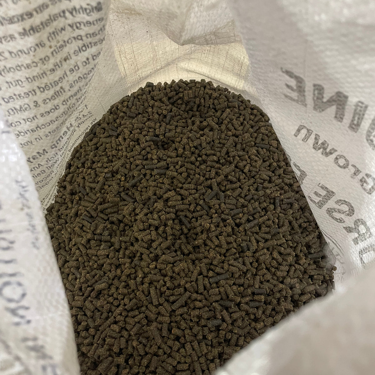 Vital Equine | Hemp Horse Feed Equine Fibre & Protein Pellets - 4kg