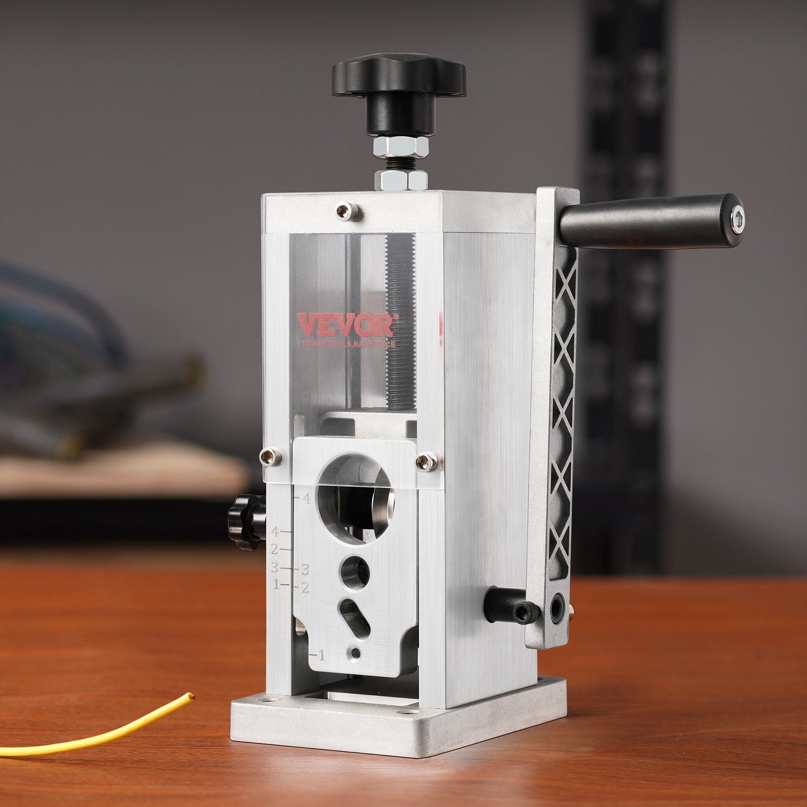 VEVOR Manual Wire Stripping Machine, 0.06''-1.5'' Copper Stripper with Hand Crank or Drill Powered, Visible Stripping Depth Reference, Portable Aluminum Frame Wire Peeler for Scrap Copper Recycling
