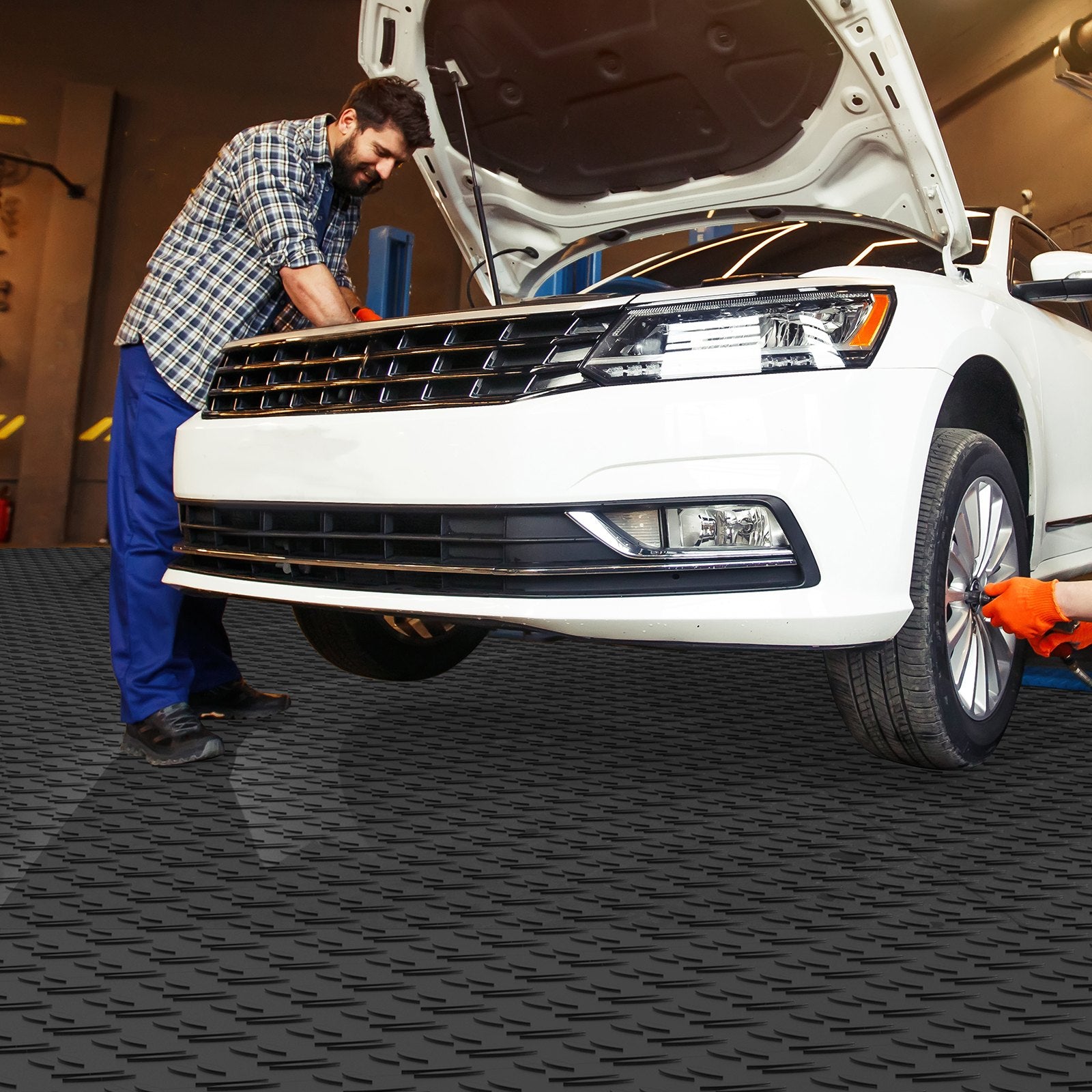 VEVOR Garage Tiles Interlocking, 12 x 12 x 0.53 inch 25 Pack Garage Floor Covering Tiles, Non-Slip Double-Sided Texture Garage Flooring Tiles, for Garages, Basements, Repair Shops, Black