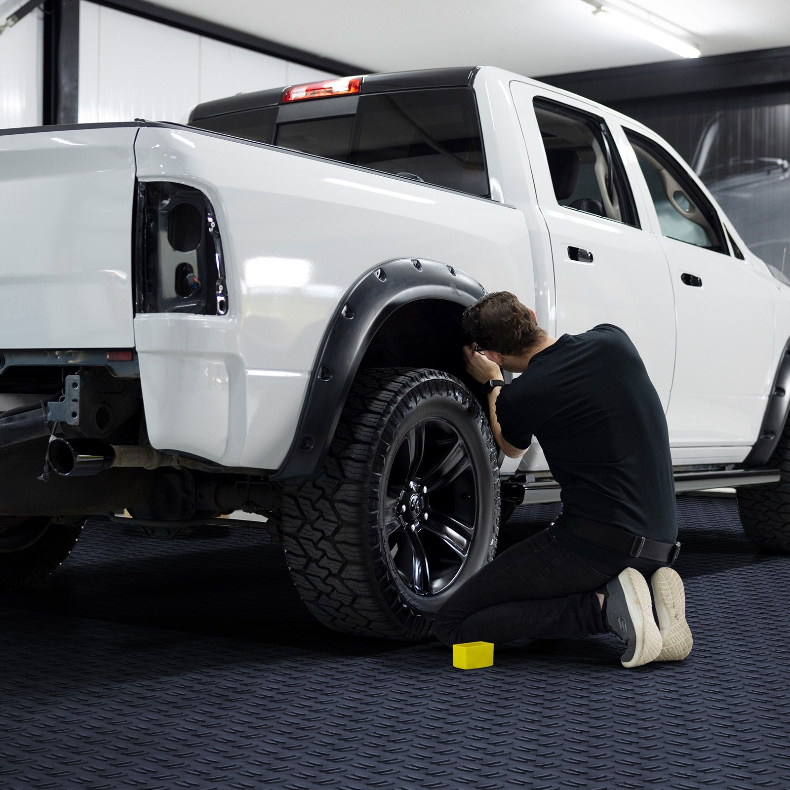 VEVOR Garage Tiles Interlocking, 12 x 12 x 0.53 inch 50 Pack Garage Floor Covering Tiles, Non-Slip Double-Sided Texture Garage Flooring Tiles, for Garages, Basements, Repair Shops, Graphite Gray