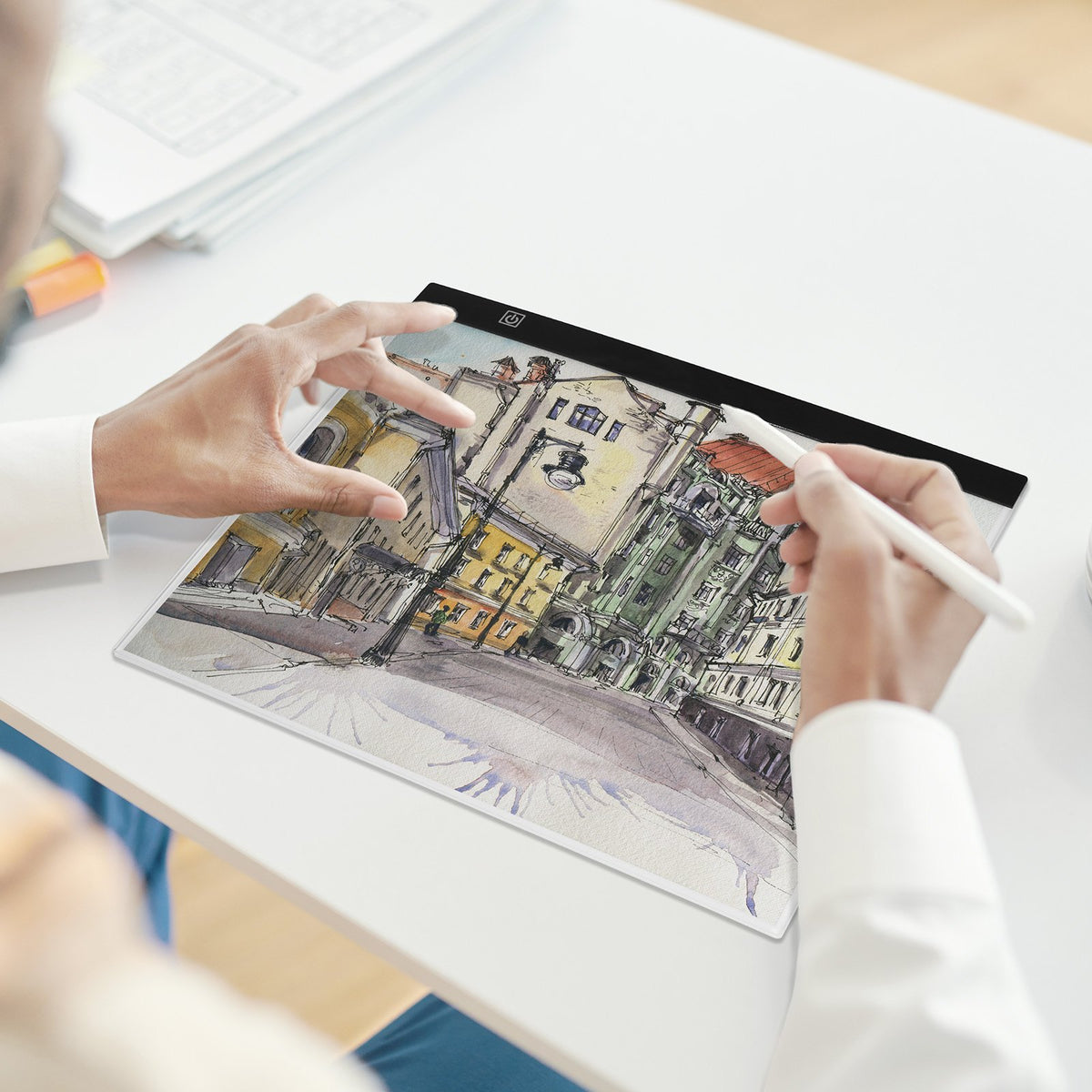 VEVOR Light Board, B4 LED Light Pad Ultra-Thin Portable Light Box, USB Powered Light Table for Art Tracing, Light Box for Diamond Painting, Animation, Sketching, Drawing, Stenciling, Artists (Black)