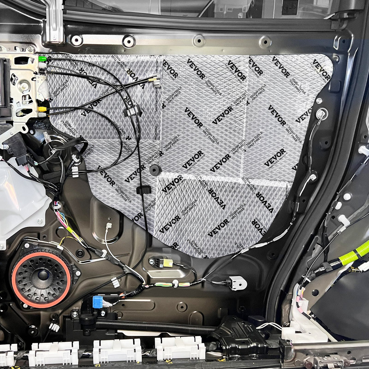 VEVOR Car Sound Deadening Mat, 50 mil 4.8sq.m Car Sound Dampening Material, Butyl Automotive Sound Deadener, Noise Insulation and Vibration Dampening Material for Car