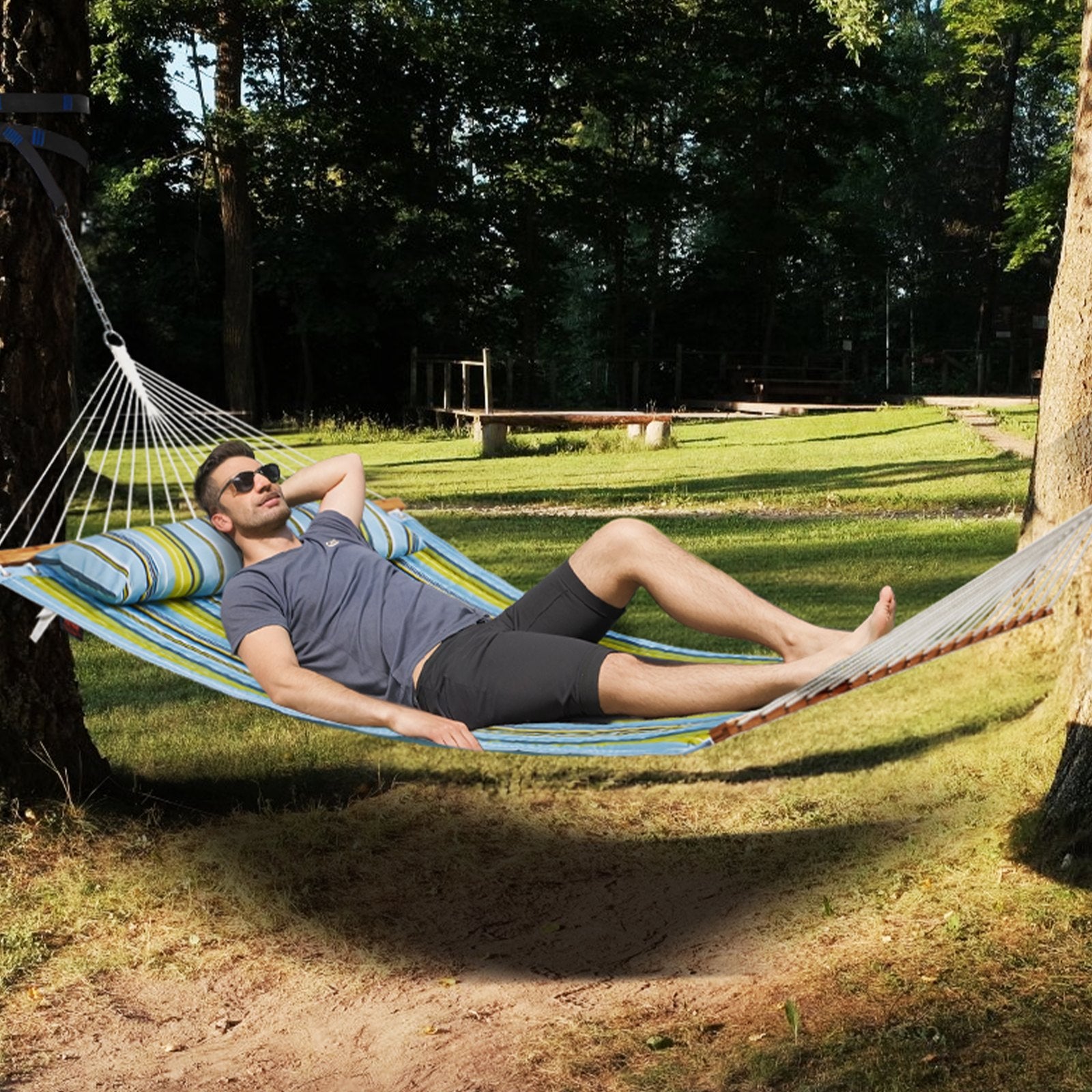 VEVOR Double Quilted Fabric Hammock, 12 FT Double Hammock with Hardwood Spreader Bars, 2 Person Quilted Hammock with Detachable Pillow and Chains for Camping Outdoor Patio Yard Beach, 480 lbs Capacity