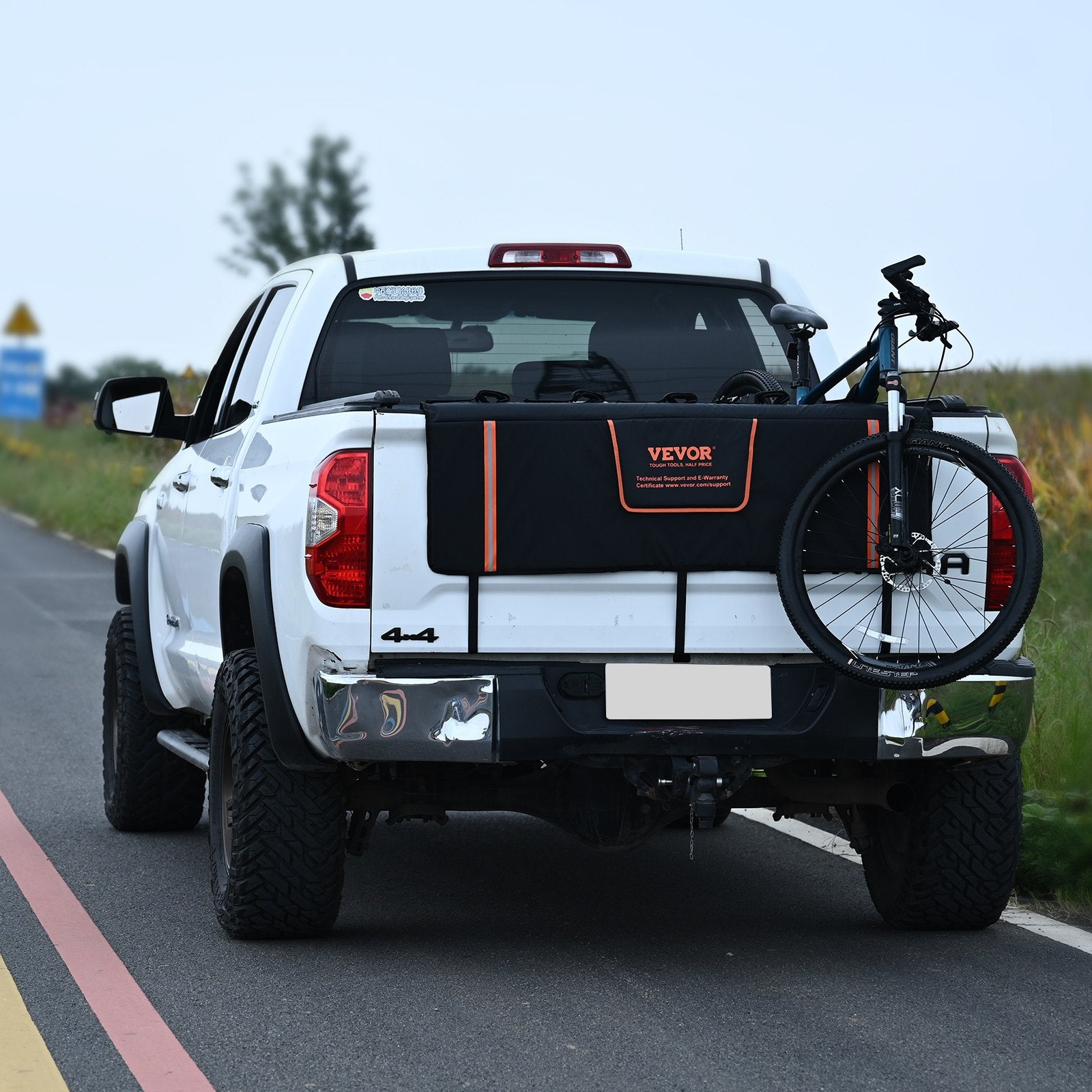 VEVOR 53-inch Tailgate Pad 5-Bike Pickup Truck Bed Tailgate Pad Protector Cover