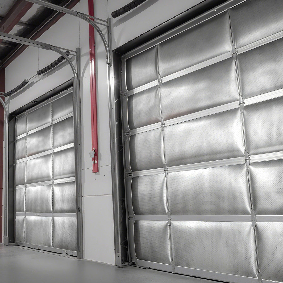 Double Reflective Insulation Roll, Perforated Woven Fabric Radiant Barrier, 0.15mm 76.2m x 1.22m, Double-Sided Aluminum Foil Heat Reflective Shield, Thermal Insulation Roll for Window RV Roof