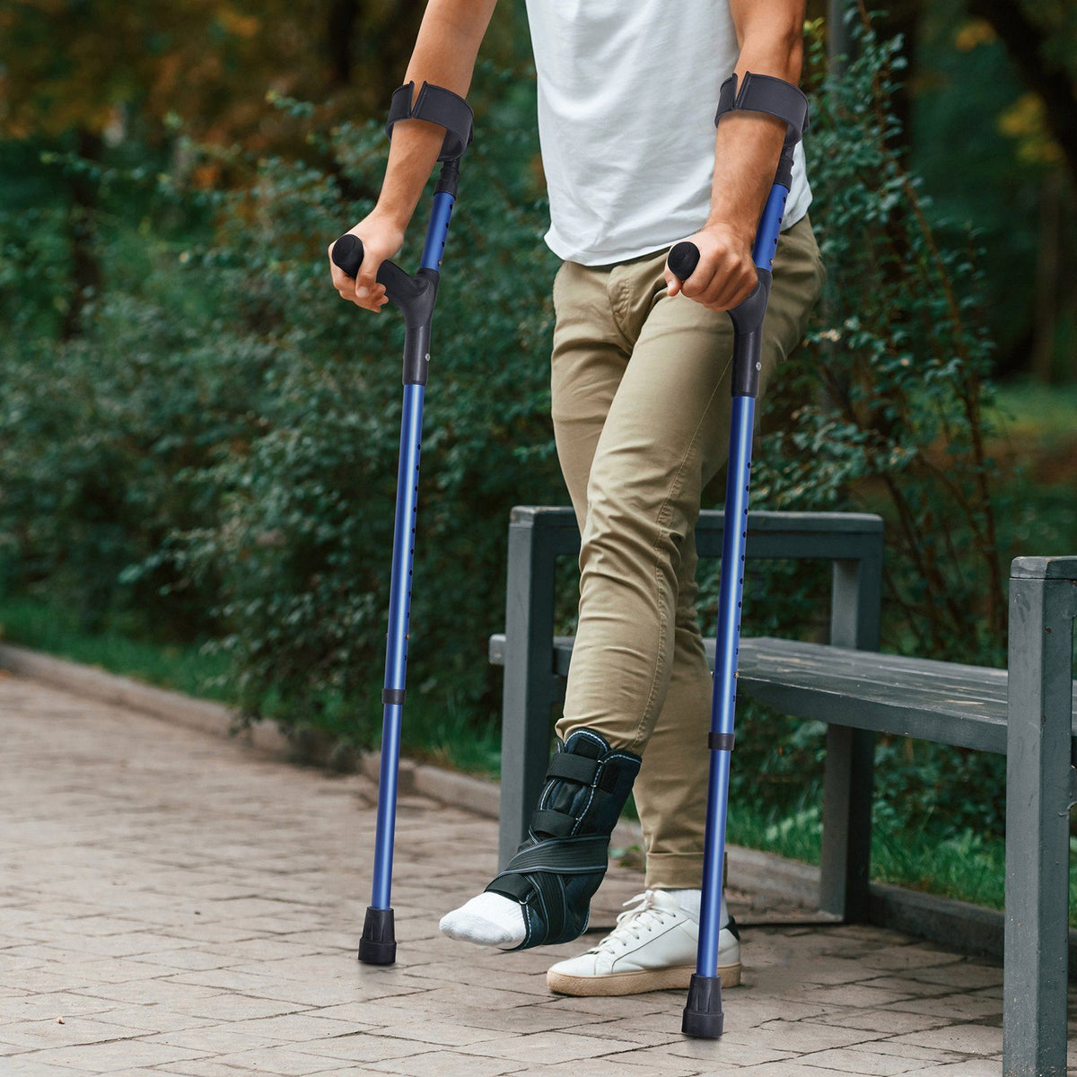 Forearm Crutches for Adults, 11-Level Height Adjustable Walking Crutches with 4-Level Upper Cuff, Lightweight Aluminum Medical Support Crutches for Leg Injury Surgery Disabled, 1 Pair (350LBS)