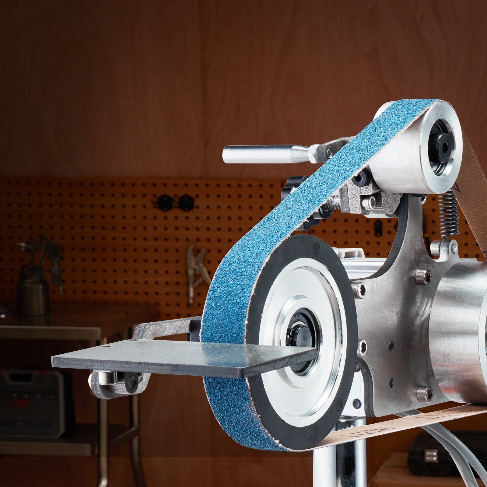 VEVOR Belt Grinder Sander, 30 x 1-Inch Variable Speed Belt Polisher with VFD, 550W Polishing Grinding Machine with 2 Grinding Moulds & 3PCS Sanding Belts for Metalworking, Knife Making