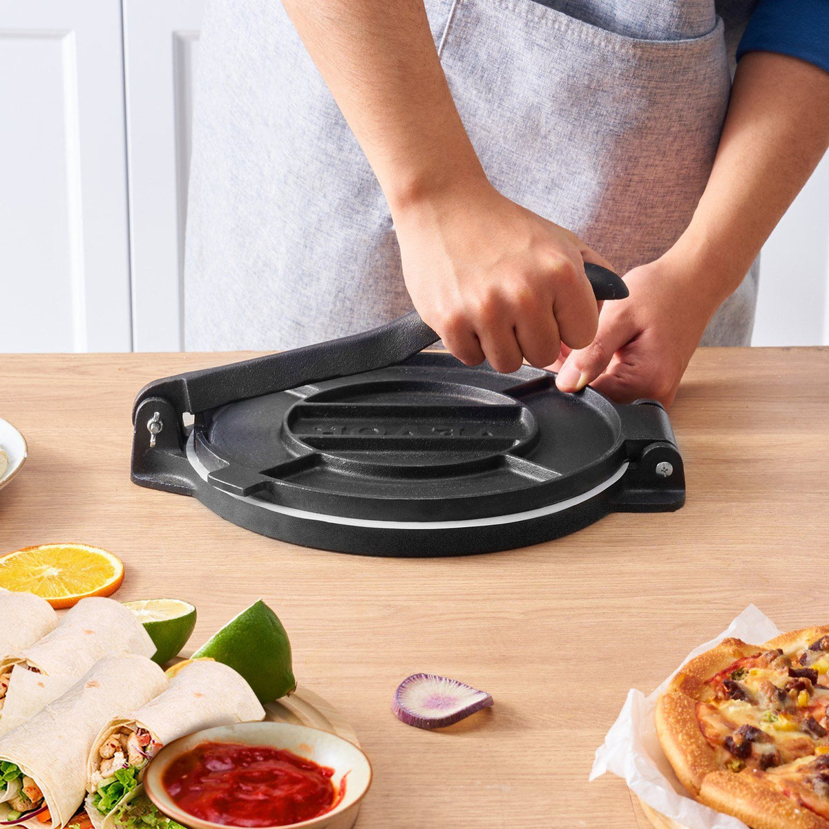 Tortilla Press, 250mm Tortilla and Roti Maker, Cast Iron Heavy Duty Tortilladora Press, Pre-Seasoned Pataconera Maker with 100 Pcs Parchment Paper, Dough Maker for Flour Tortilla, Tawa, Silver