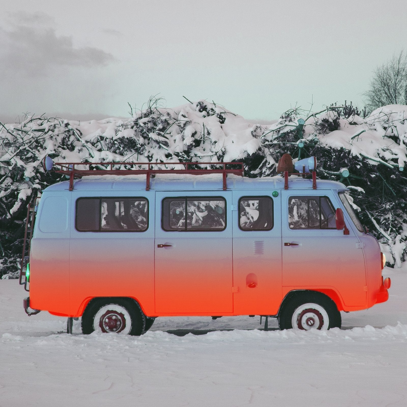 VEVOR Diesel Air Heater, 12V 2KW Diesel Heater with Remote Control and LCD Display, 10L Fuel Tank Diesel Parking Heater, Rapid Heating for RV Trailer Camper Van Boat And Indoors